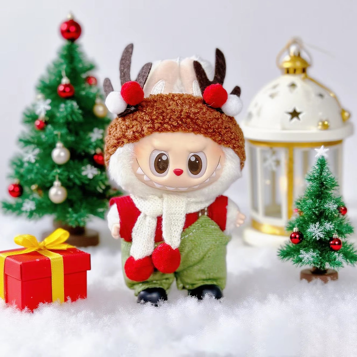 Regal & Reckless Labubu Christmas Classic Set 