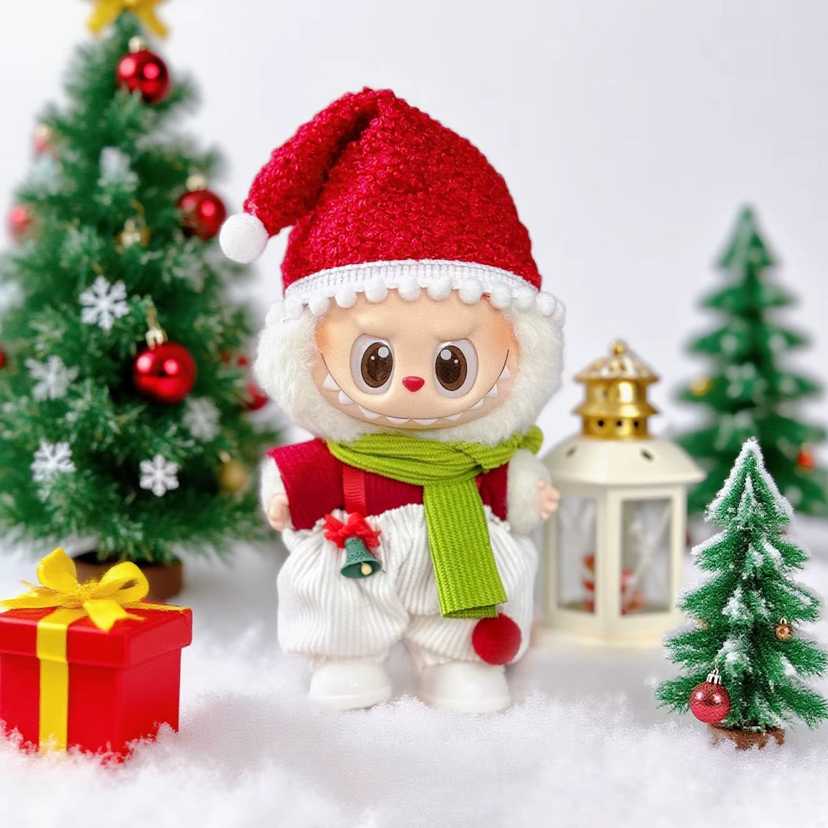 Regal & Reckless Labubu Christmas Classic Set 