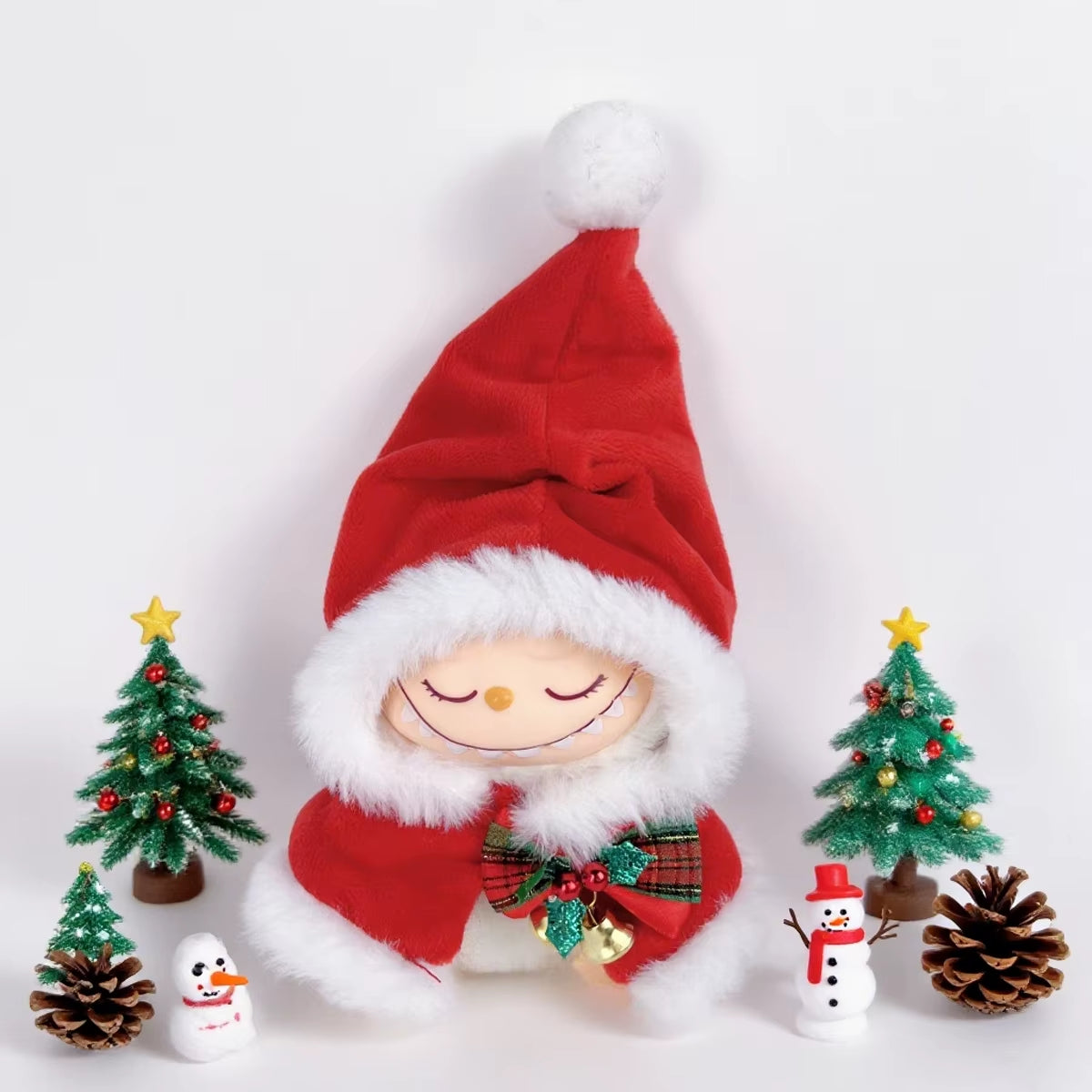 Regal & Reckless Labubu Christmas Classic Set 